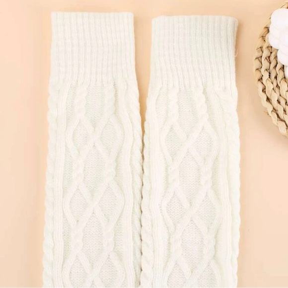 White Over the Knee Chunky Knit Sock - Picture 4 of 4